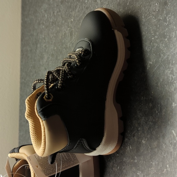 Gap Toddler Boy Boots - Picture 6 of 7